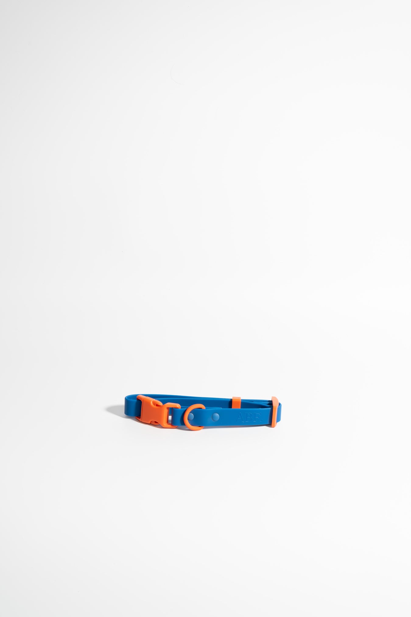 Collar in blue & red