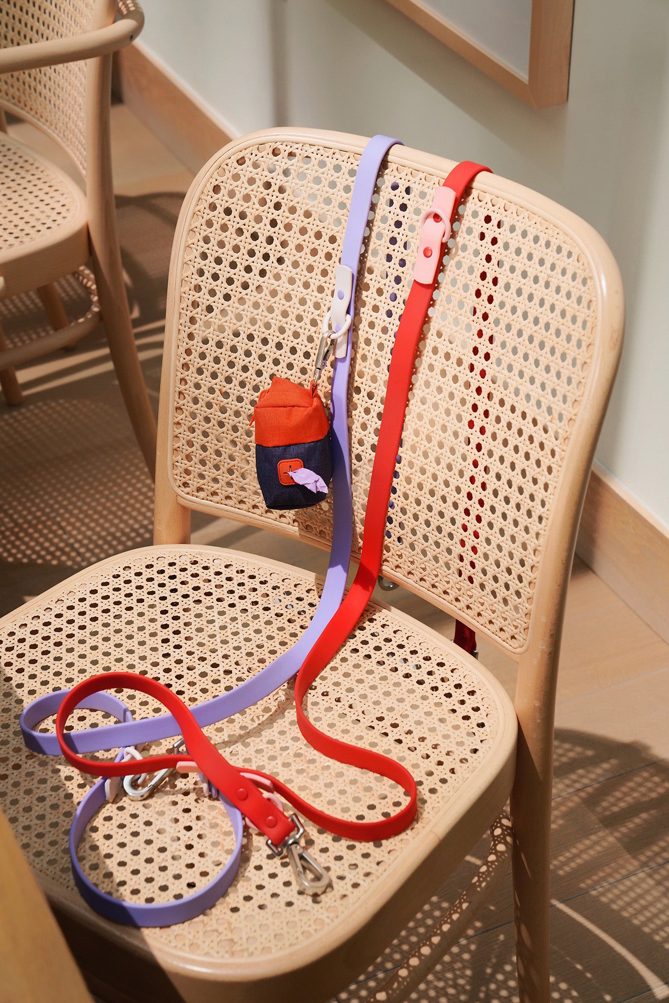Leash in cherry