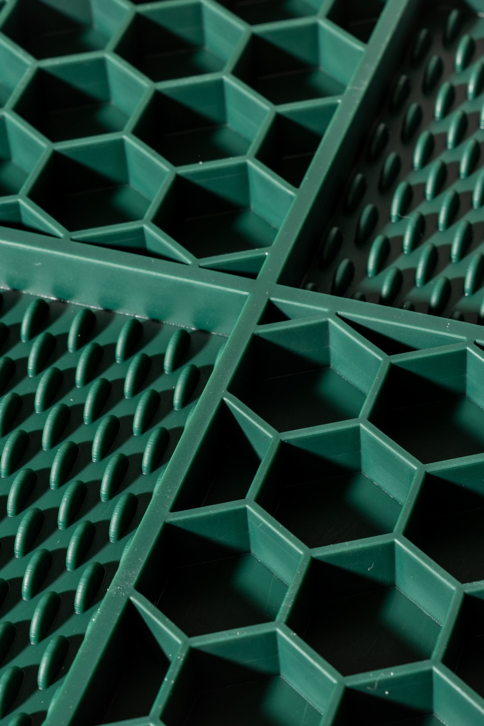 Lick Mat in forest green