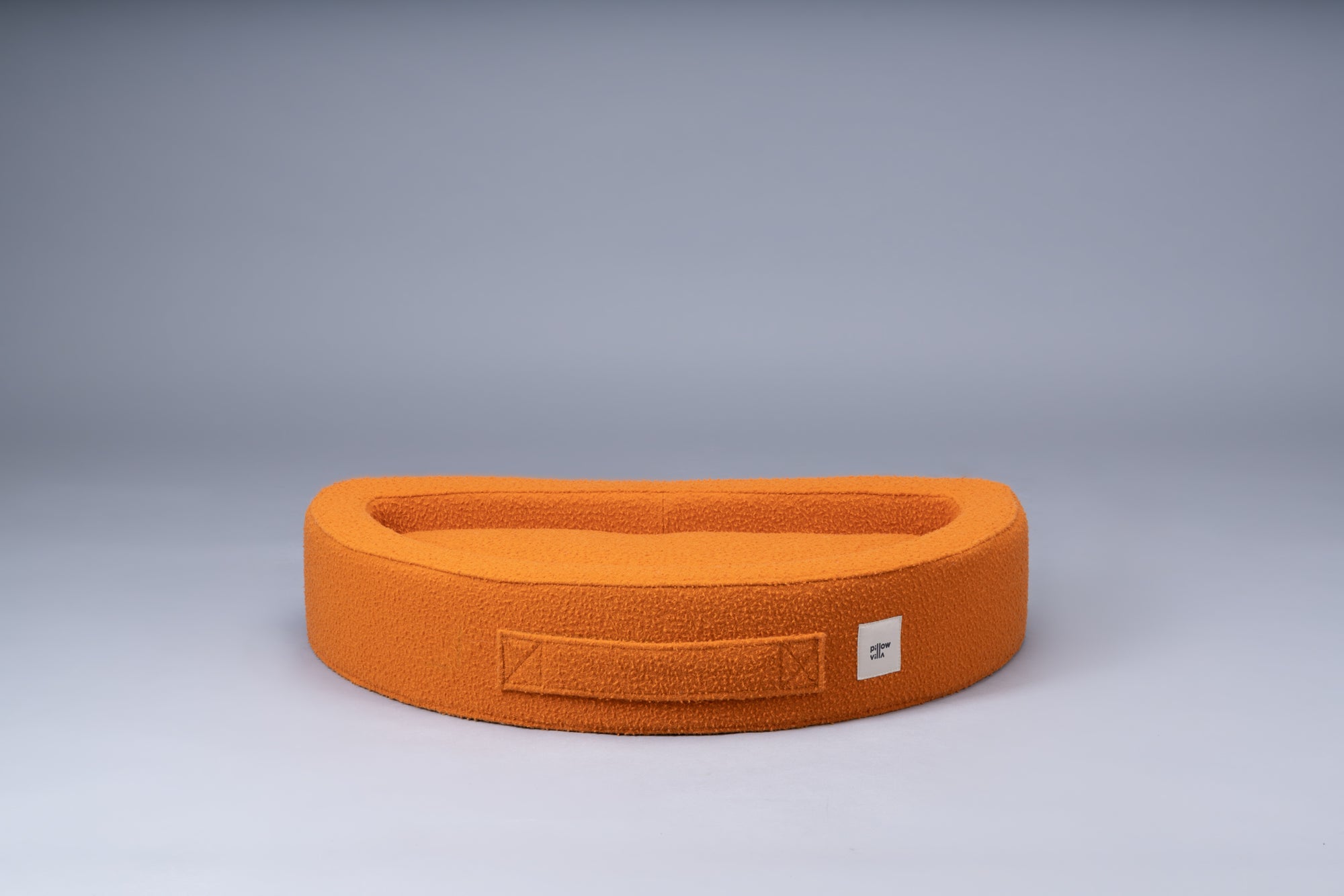 Cuddly bean bed in orange