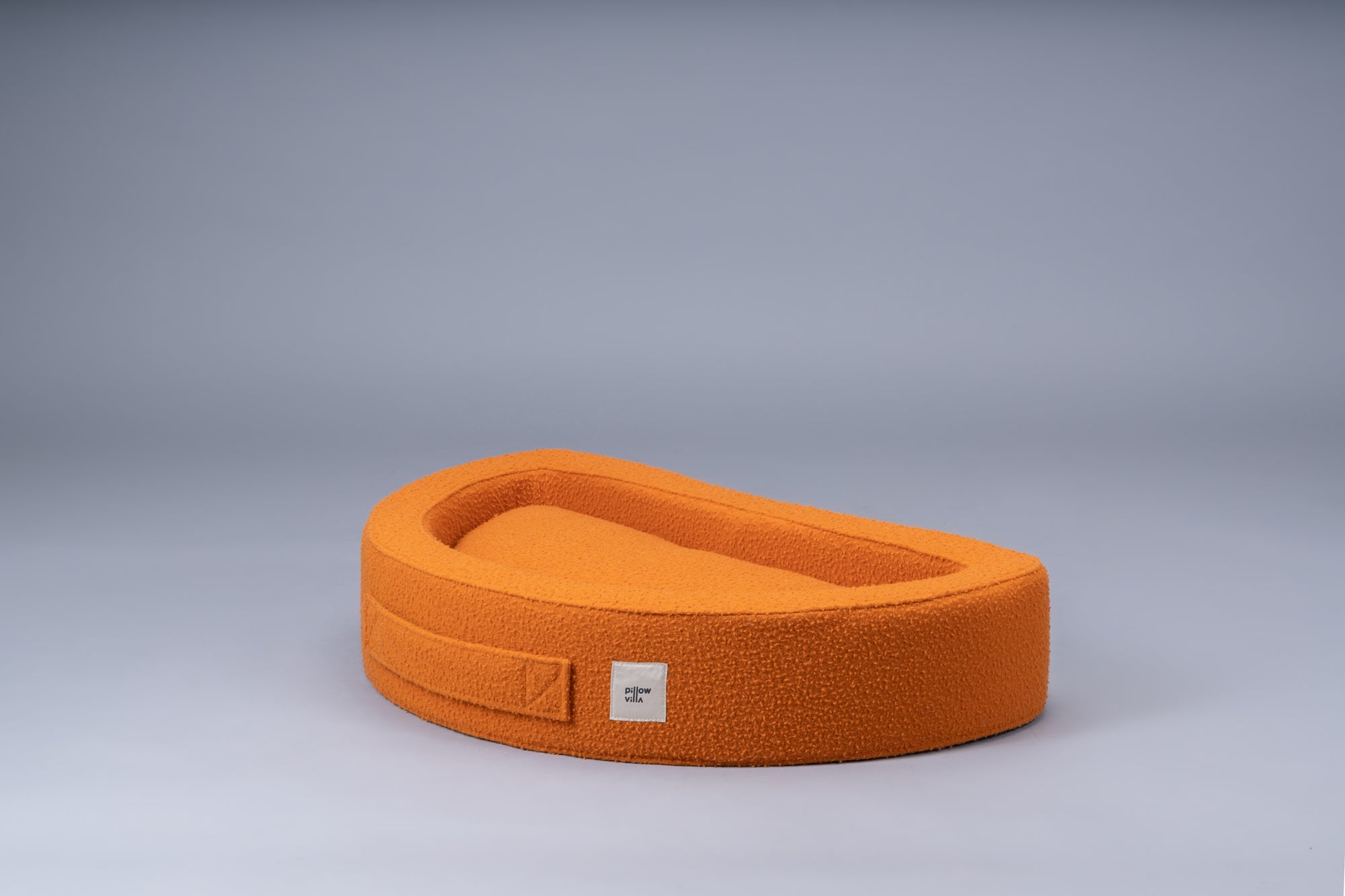 Cuddly bean bed in orange