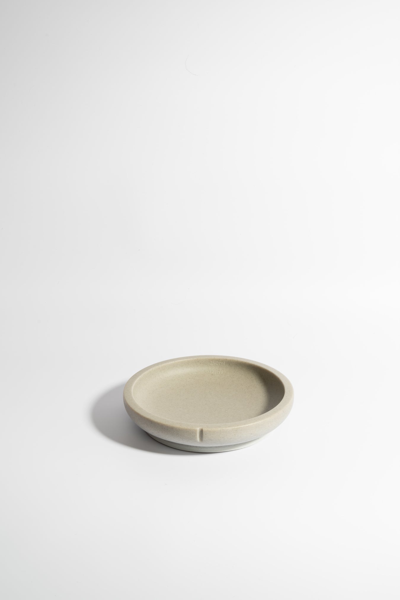 Classic feeder bowl in dolphin grey