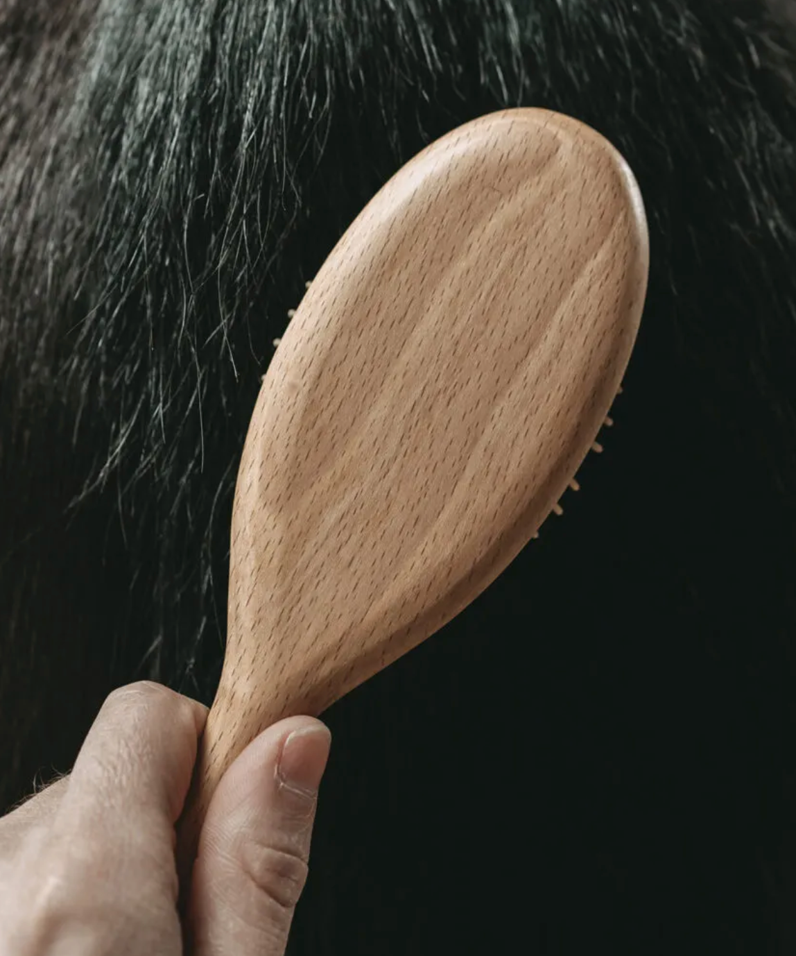 Brush for long hair with handle